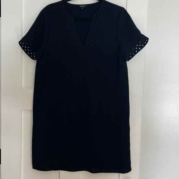 Dresses & Skirts - Madewell Shift Dress size 8